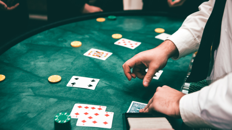 Veja além das cartas: descubra como ler os comportamentos dos jogadores no Poker 2 No poker, ler o adversário é fundamental — Thiago Viana ensina como identificar sinais nas mesas.