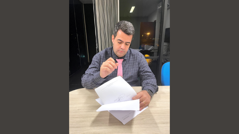 Saiba em quais situações a ressonância de mamas se torna essencial, segundo Vinicius Tadeu Sattin Rodrigues, e por que sua indicação não é universal.